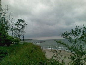 Strand an der Steilküste.